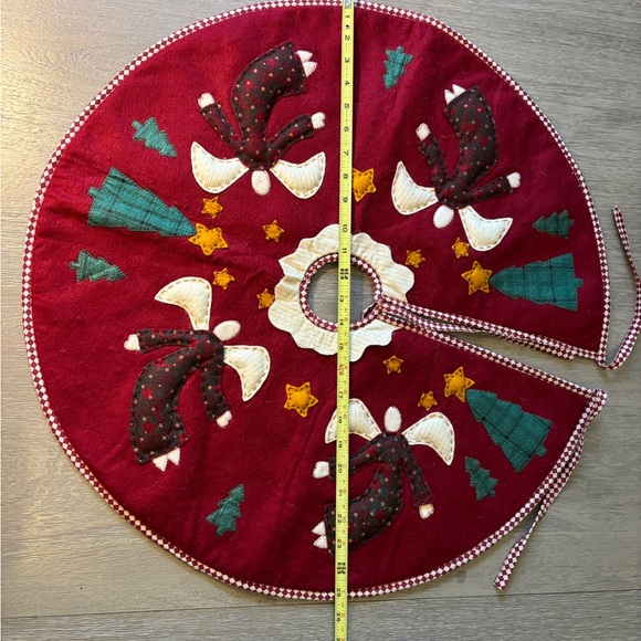 Festive Red Tree Skirt with Angel and Star Design - Picture 2 of 3